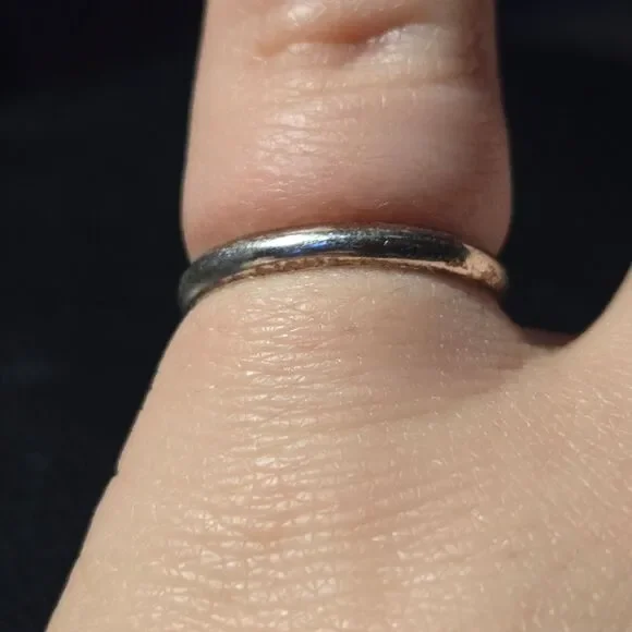 Simple band Vintage Sterling Silver Ring Sz 7 - Picture 5 of 6